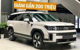 Hyundai Santa Fe giảm giá gần 200 triệu đồng tại đại lý: Bản tầm trung ngang giá CR-V tiêu chuẩn, rẻ hơn xe cũ trên thị trường