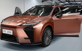 Lexus RX vừa 'rục rịch' đăng ký bản hybrid ở Việt Nam đã sắp có bản facelift trên toàn cầu