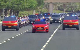 Công du Qatar, tổng thống Mỹ được hộ tống bằng dàn xe 'không ngờ tới': Cặp Tesla Cybertruck màu đỏ và hàng chục kỵ đà