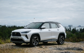 Triệu hồi Toyota Yaris Cross HEV tại Việt Nam do lỗi kính nóc