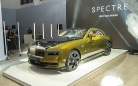 Chủ xe Rolls-Royce ngày càng trẻ: Đại gia Việt cũng không ngoại lệ, có người 35 tuổi đã sở hữu Spectre