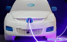 Không còn là xe 'sang xịn mịn' ra sao - đây mới là 'cuộc chơi' trong 5-10 năm tới của các ông lớn ô tô điện - Volkswagen, Toyota, BYD đều đang 'tất tay'