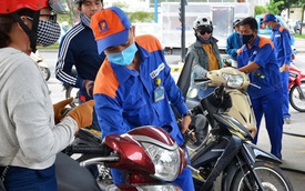 Cấm xe máy chạy xăng, cây xăng có thể chuyển thành trạm sạc xe điện?