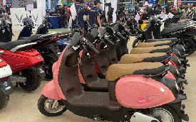 Nhu cầu đổi xe máy xăng sang điện tăng cao