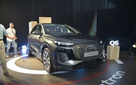 Audi Q6 e-tron ra mắt Việt Nam: Giá 3,199 tỷ đồng, đèn LED tùy biến lần đầu xuất hiện, chạy 583km/sạc, sạc 2 năm không tốn tiền