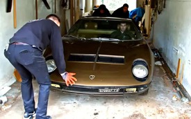 Mua một chiếc xe 'second-hand' giá 250 triệu, cất kỹ trong nhà 40 năm không ra đường 1 bước - người đàn ông giờ phát tài khi 'báu vật' này được trả giá 25 tỷ đồng