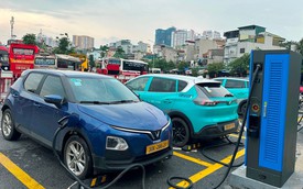 Cận cảnh các trạm sạc xe điện ở bến xe Hà Nội bắt đầu phục vụ người dân