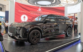 So sánh từng thông số 2 bản Lạc Hồng 900 LX: Xe chống đạn nặng hơn 5 tấn, đi 450km/sạc, bản thường có 37 tính năng ADAS