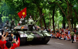 Choáng ngợp hình ảnh Su-30MK2, Yak-130 lần đầu thả bẫy nhiệt và dàn vũ khí, khí tài tại Lễ tổng duyệt A80