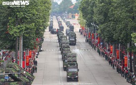 Dàn khí tài hùng hậu diễu qua Quảng trường Ba Đình trong buổi tổng duyệt A80