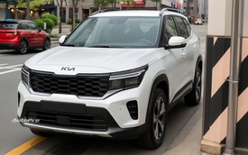 Kia Seltos đời mới dự kiến còn lớn hơn Toyota Corolla Cross, màn hình cong như Palisade, camera 360