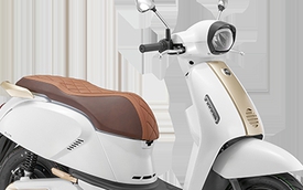 Xe máy điện 'chất' như Vespa: Đi 105 km/lần sạc, có thể lắp đến 2 pin, giá 43 triệu đồng