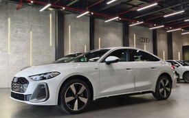 Chi tiết Audi A5 Sportback 2025 tại đại lý: Giá gần 2,2 tỷ đồng, rẻ hơn BMW 5-Series nhưng có đủ ADAS, 3 màn hình