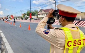 Lỗi chạy xe máy, ô tô chậm bị phạt thế nào?