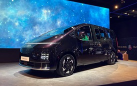 Mục sở thị Hyundai Staria bản thuần điện: Giữ nguyên thiết kế 'phi thuyền', nâng cấp sạc nhanh 20 phút, có tính năng 'lấy điện' giống nhiều xe ở Việt Nam