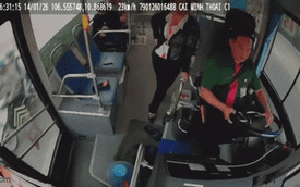 Tài xế xe buýt đột quỵ lúc chở hàng chục hành khách: Phản ứng cực nhanh của nữ tiếp viên