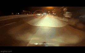 Bị truy đuổi, ô tô quay đầu cán xe máy của lực lượng an ninh cơ sở rồi bỏ chạy