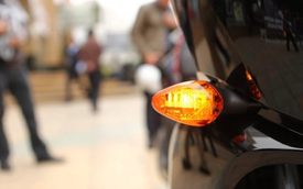 Năm 2026, xe máy chuyển hướng không xi nhan có thể bị phạt đến 14 triệu đồng