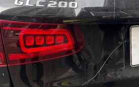 Vụ Mercedes đỗ ở vỉa hè Hà Nội bị đập gương, cào xước: Người phá xe xin tha thứ, bồi thường