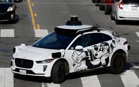 Xe điện có thể “tự cảm nhận” nguy cơ mất lái: AI vật lý mở ra bước tiến mới cho xe tự hành an toàn