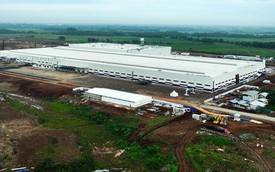 Vừa hoàn tất nhà máy ô tô 1 tỷ USD, VinFast tham gia dự án cao tốc tại quốc gia 287 triệu dân