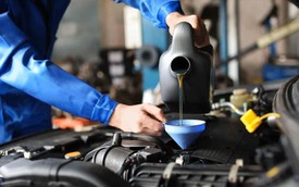 Nhiều người đang thay dầu sai cách cho xe ô tô mới