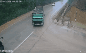 Xe đầu kéo lật đè trúng ô tô, 2 người thương vong: Góc camera hé mở nguyên nhân