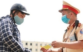 Vi phạm giao thông trừ vào lương từ 2026: Đối tượng và mức trừ bao nhiêu?