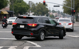 Ô tô chuyển hướng không xi nhan có thể bị phạt cao nhất 22 triệu đồng