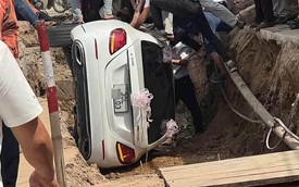 Mercedes đi đón dâu lao xuống rãnh đào đường ở Hưng Yên, tình trạng người trên xe ra sao?