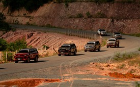 Vượt 630km xuyên Thái Lan - Lào, chạy những cung đường quanh co nhất để thấy lốp xịn là như thế nào