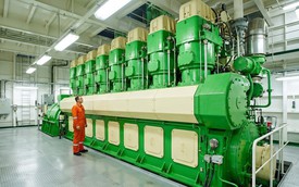 Tại sao động cơ ô tô có số lượng xi-lanh chẵn, trong khi động cơ tàu thủy khổng lồ lại vô tư chạy số lẻ?