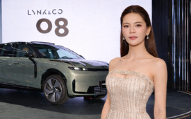 Ca sĩ Hà Nhi tậu Lynk & Co 08 bản 'full' giá gần 1,4 tỷ làm quà sinh nhật: Nhiều đồ hay từ ngoài vào trong