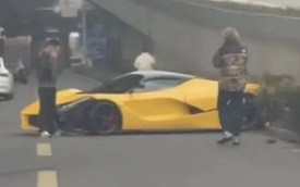 Chiếc Ferrari LaFerrari 'đen đủi' nhất thế giới: 10 năm 2 lần đại tu, tiền sửa quá tội tiền mua xe mới