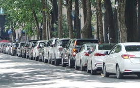 Đi ô tô chúc Tết, đỗ xe thế nào để không bị phạt?