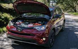 Chủ xe Toyota RAV4 nhận hoá đơn sửa chữa hơn 170 triệu cho một bộ phận nghe tưởng chừng rất dễ thay
