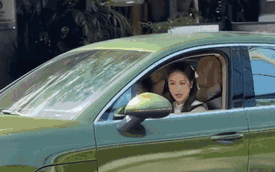 Mỹ nữ lái Porsche viral TikTok: 1 giây lướt qua cũng khiến người khác ngoái nhìn, nhận mưa lời khen vì mặc đẹp