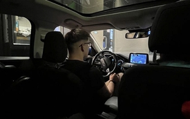 "Đi nhờ xe đàn ông có vợ thì xuống ghế sau mà ngồi", phụ nữ nào không hiểu là thiếu tinh tế?