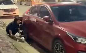Khóa bánh ô tô của người khác đỗ trước cửa hàng ở Hải Phòng: Người phụ nữ được mời lên phường