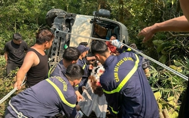 Vụ xe khách chở đoàn nhân viên ngân hàng lao xuống vực: Chiếc xe không bị rơi sâu nhờ yếu tố nào?