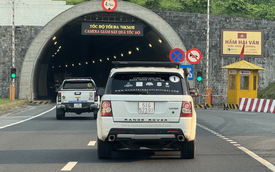 Đoàn Range Rover vượt hơn 800km trong ngày, tới Hà Nội nhập đoàn cùng những chiếc Rolls-Royce, Ferrari của ông Đặng Lê Nguyên Vũ