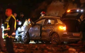 BYD Atto 3 chỉ bung túi khí, hư hỏng bên ngoài sau khi 'dính' rocket tại Isarel: 5 người trên xe sống sót, pin không cháy