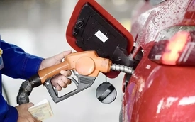 Dầu thô vượt 100 USD/thùng, dự báo giá xăng trong nước tiếp tục tăng