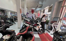 Tiêu thụ xe máy điện tăng sốc, doanh số xe xăng chững lại