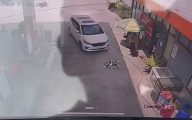 Bé gái gần 2 tuổi bị xe cán tử vong khi nằm chơi trong cây xăng ở TP.HCM