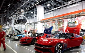 Hàng loạt xe sang bị mắc kẹt do xung đột ở Trung Đông