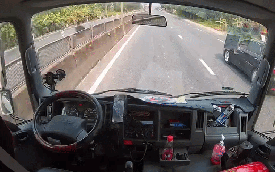 Vụ nam tài xế nhảy khỏi xe, cứu bé gái 2 tuổi đi bộ giữa quốc lộ: Gia đình cháu bé nói gì?