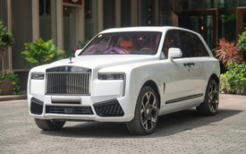Chào Rolls-Royce Culinan Black Badge 'lướt 300km' hơn 28 tỷ đồng, người bán bọc nilon kỹ như xe mới