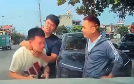 VIDEO: Người đàn ông bị bóp cổ, đánh tới tấp ngay giữa phố