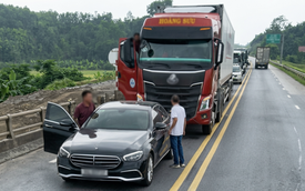 Tài xế Mercedes khai lý do chặn đầu cả dòng xe trên cao tốc Nội Bài - Lào Cai